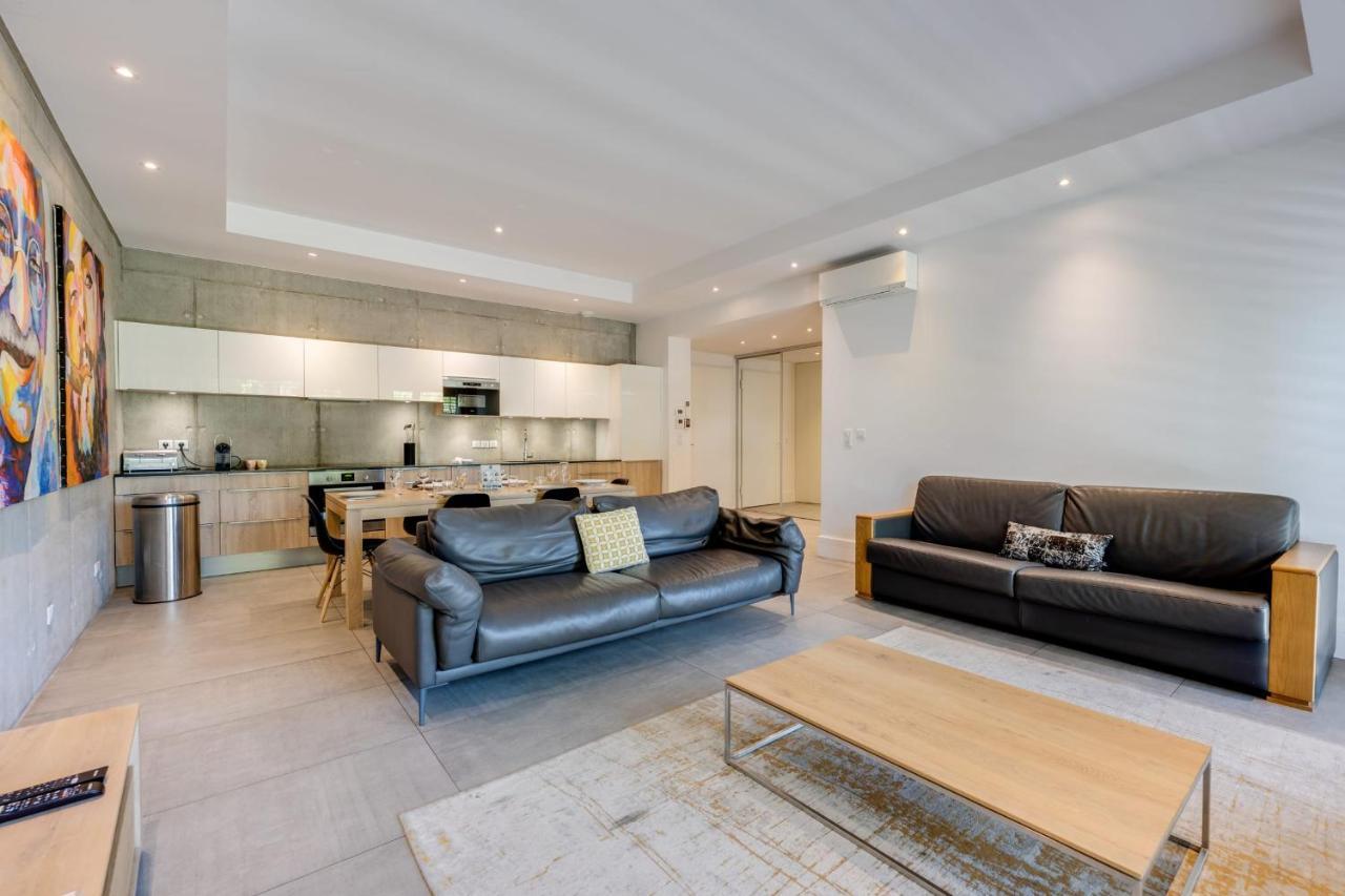 Le Kube - Appartements De Prestige Au Centre D'Annecy Luaran gambar