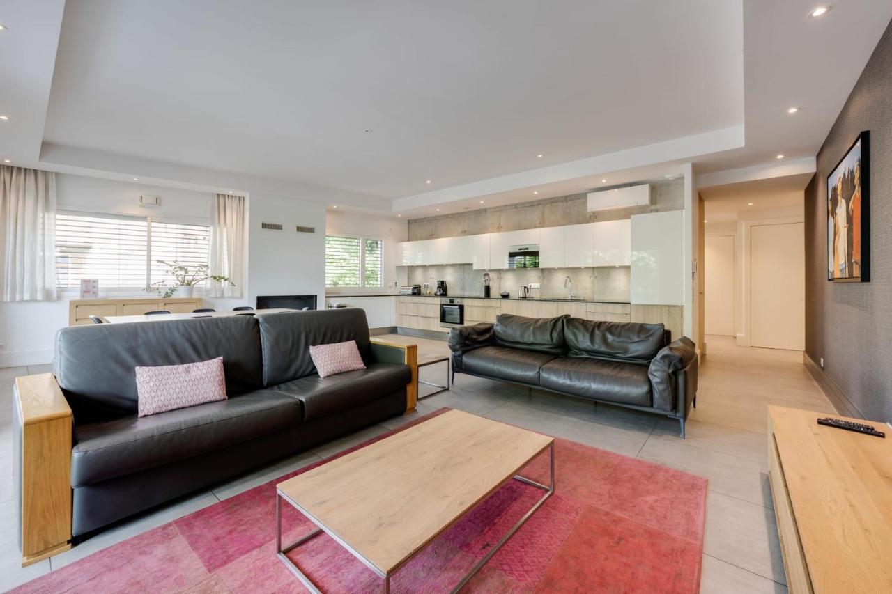 Le Kube - Appartements De Prestige Au Centre D'Annecy Luaran gambar