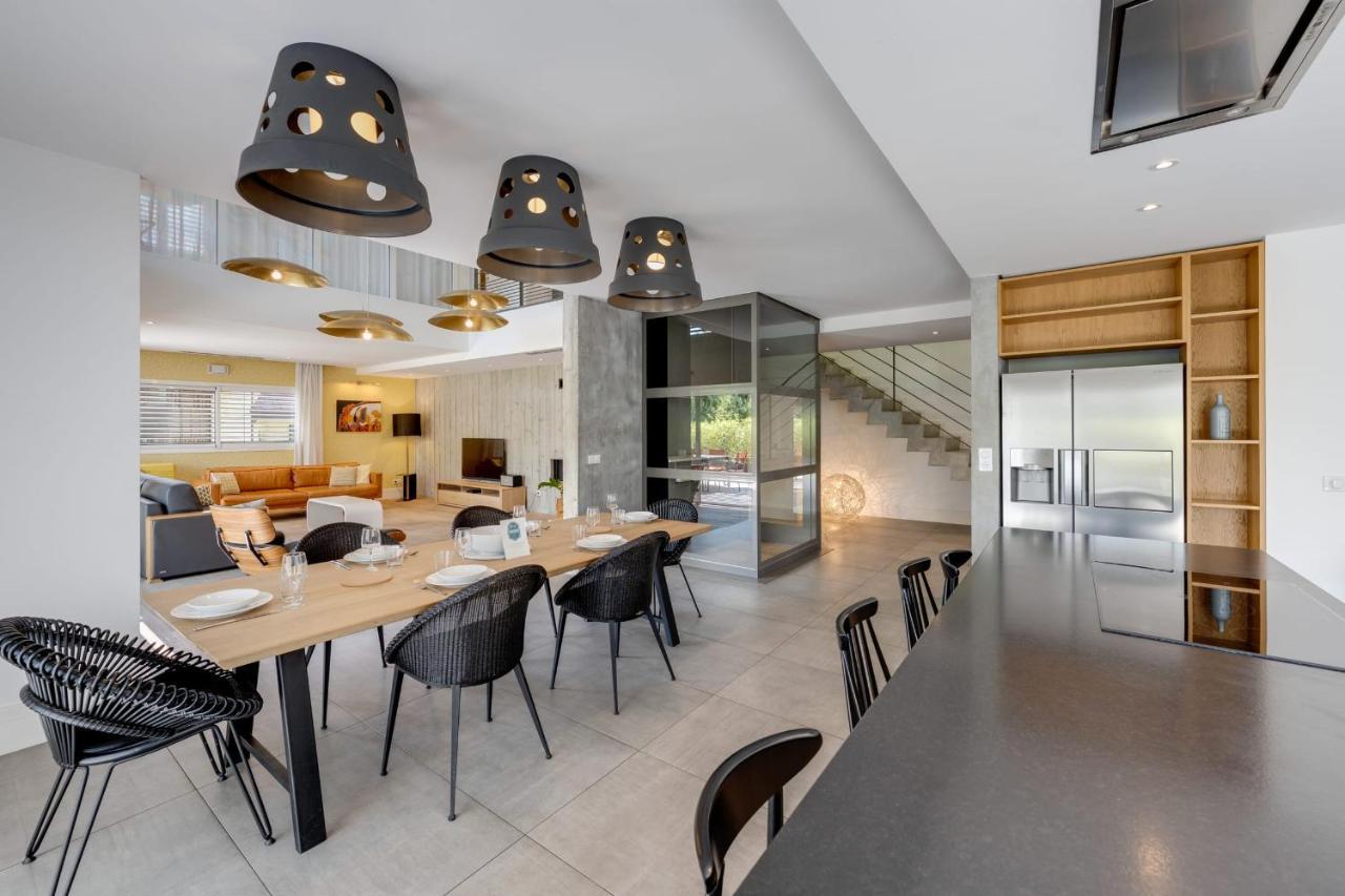 Le Kube - Appartements De Prestige Au Centre D'Annecy Luaran gambar