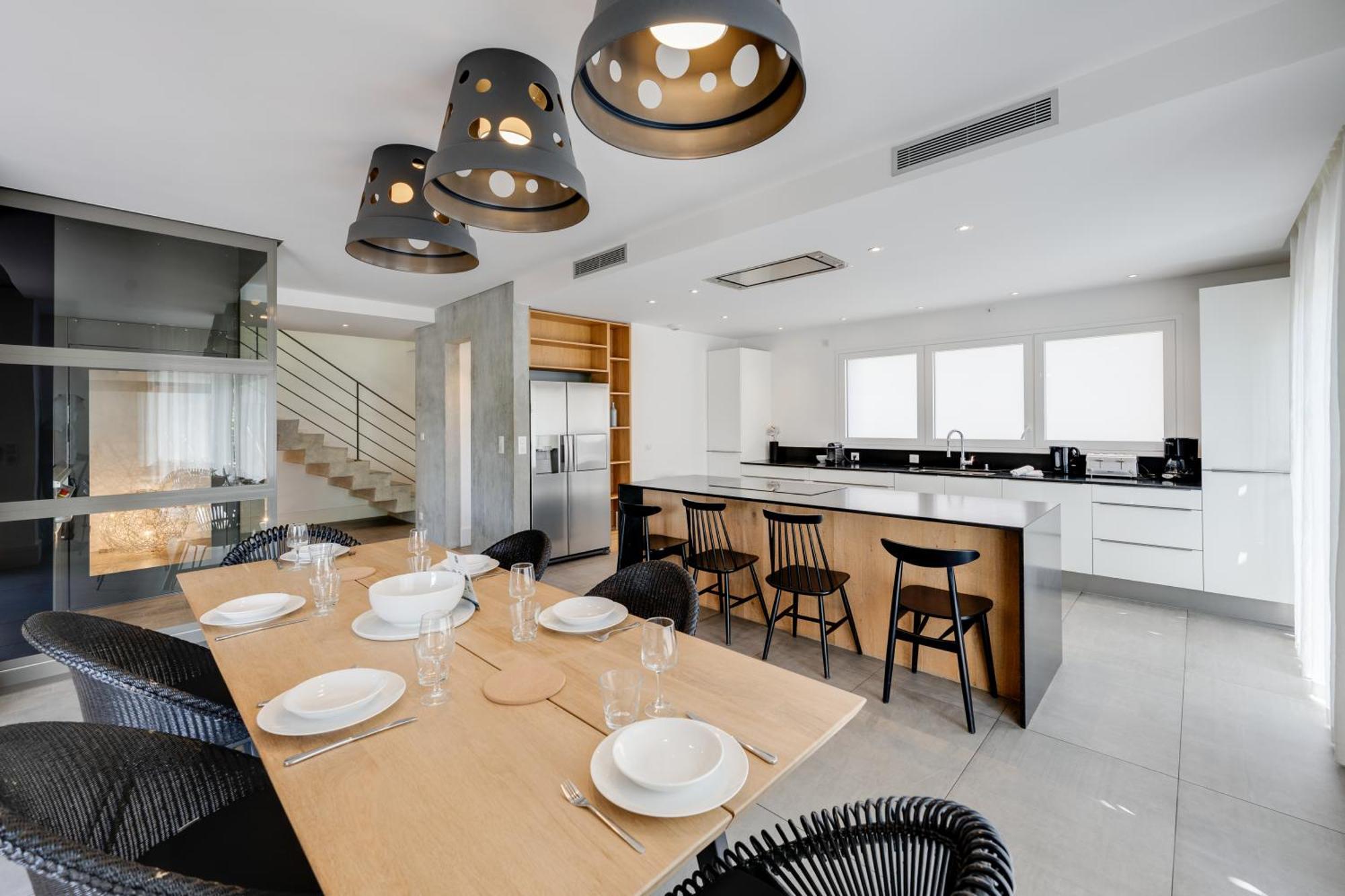 Le Kube - Appartements De Prestige Au Centre D'Annecy Bilik gambar